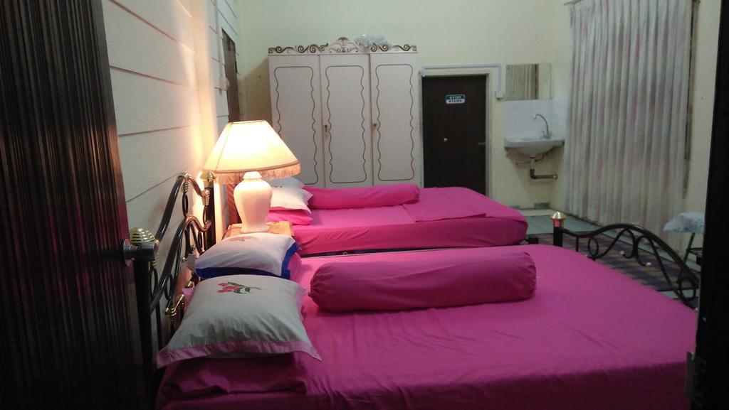 קוטה בארו Teratak Ibunda Guest House מראה חיצוני תמונה