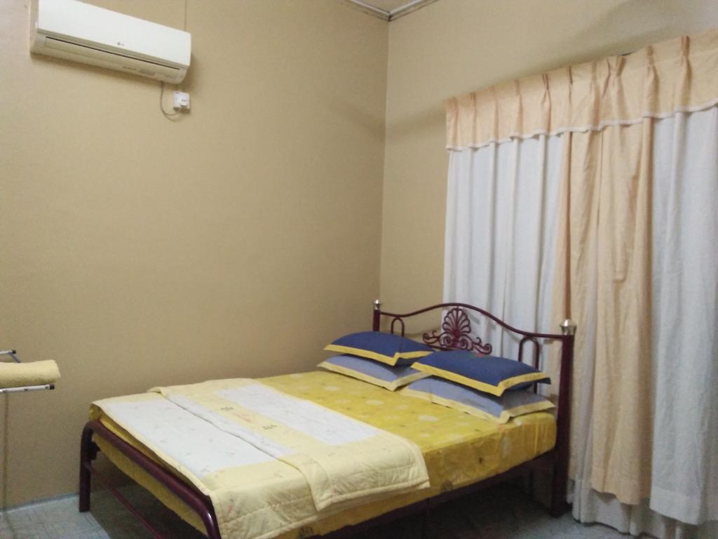 קוטה בארו Teratak Ibunda Guest House מראה חיצוני תמונה