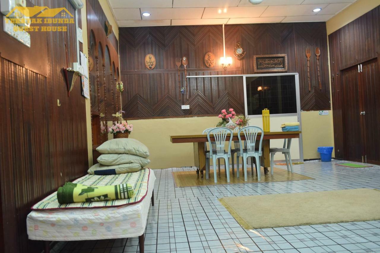 קוטה בארו Teratak Ibunda Guest House מראה חיצוני תמונה