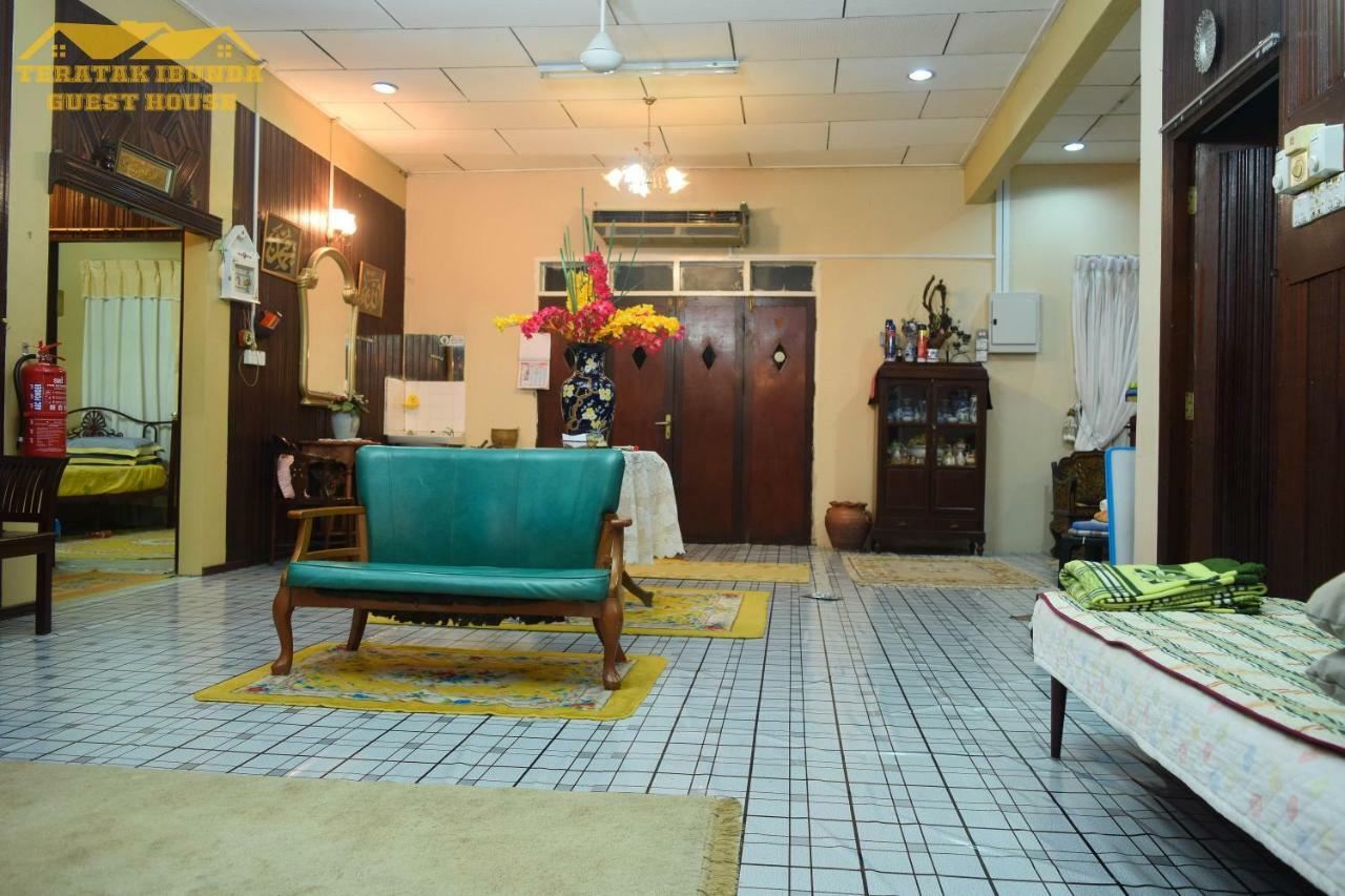 קוטה בארו Teratak Ibunda Guest House מראה חיצוני תמונה